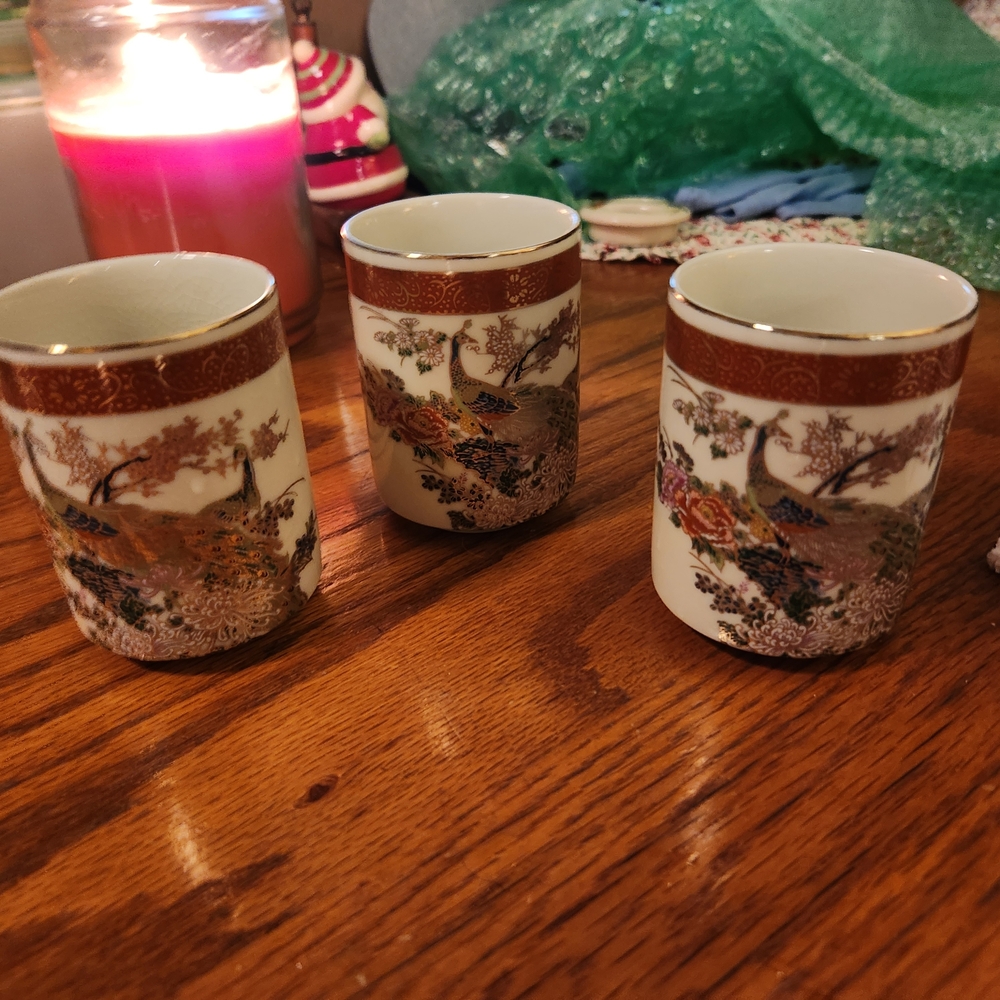 Vintage 1970s Satsuma Peacock Design Tea Cups - Set of 3